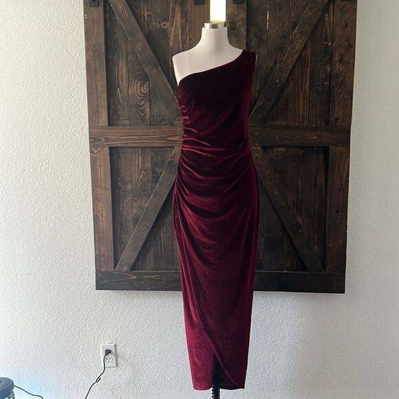 NWT L'VOW STUDIO Elegant Ruched Velvet One Shoulder High Waist Side Slit Bodycon - Picture 4 of 13